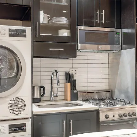 Chic Room Stay Near 3Rd Street Promenade With Shared Bathroom